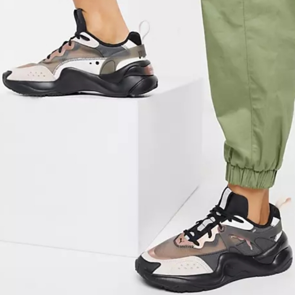 Womens rise rose water sz 7.5 sneakers. Sold out every where !!